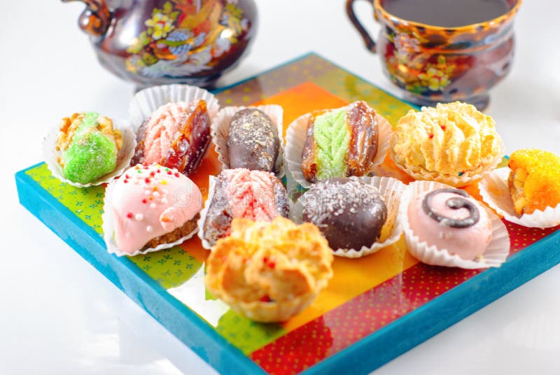 Dessert del Medio-Oriente Dolci arabi Henn? e Mimouna Cookies fotografia stock Dessert del Medio-Oriente Dolci arabi Henn? e Mimouna Cookies fotografia stock