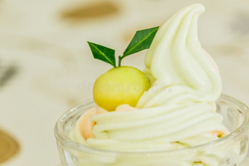 Dessert, het Roomijs van de Kantaloepmeloen of Bingsu stock foto Dessert, het Roomijs van de Kantaloepmeloen of Bingsu stock foto