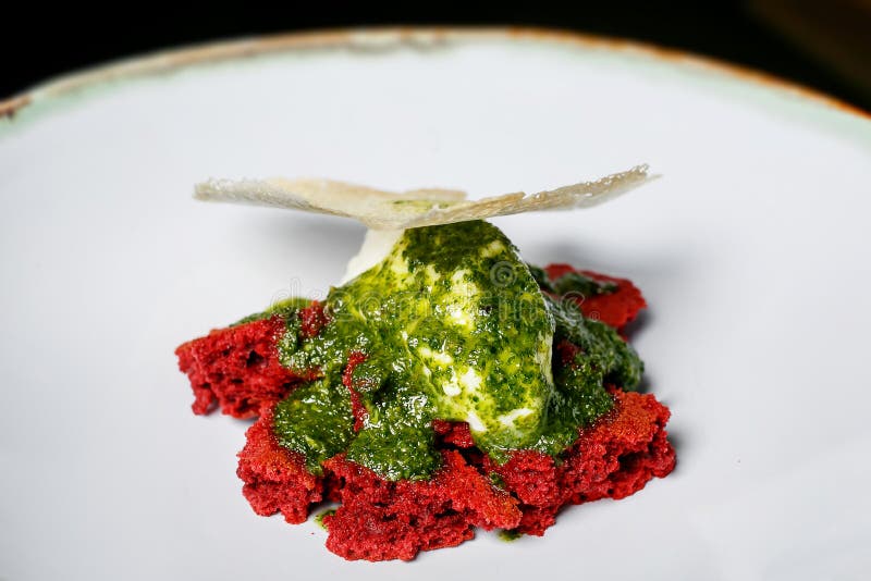 Dessert insolito per il giorno del ` s del biglietto di S. Valentino fotografie stock Dessert insolito per il giorno del ` s del biglietto di S. Valentino fotografie stock