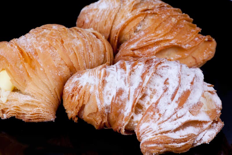 Dessert italien photo stock. Image du italien, croustillant 22078856