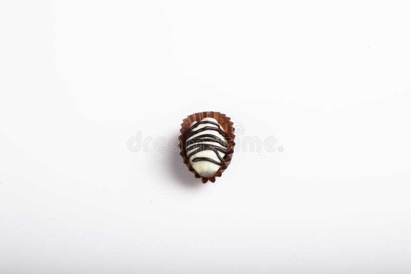 Dessert mit weißer Schokolade. stockbild