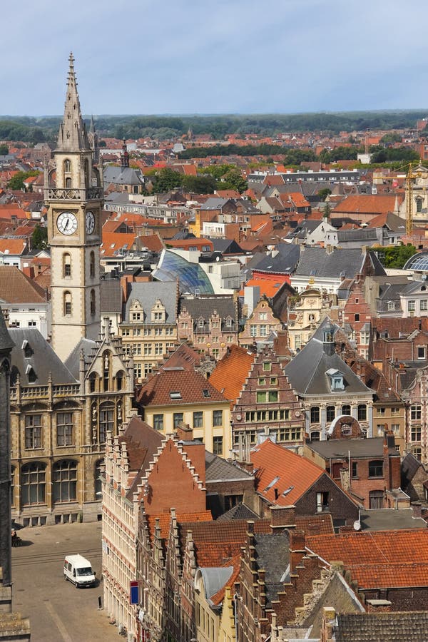 Dessus de toit colorés gand belgium photographie stock libre de droits Dessus de toit colorés gand belgium photographie stock libre de droits