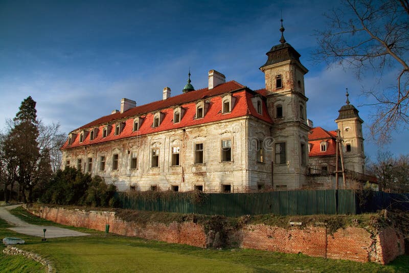 Zničený zámek Bernolákovo