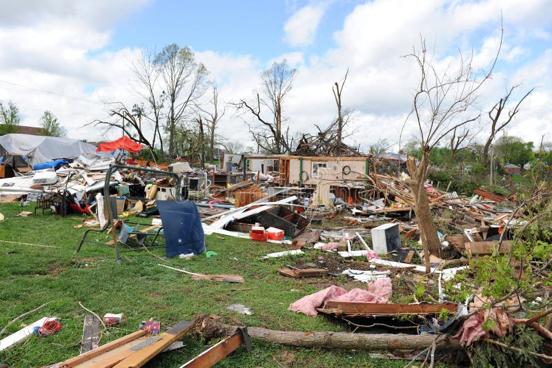 Destruction After Tornadoes Hit Saint Louis Editorial Photography - Image of people, debris ...