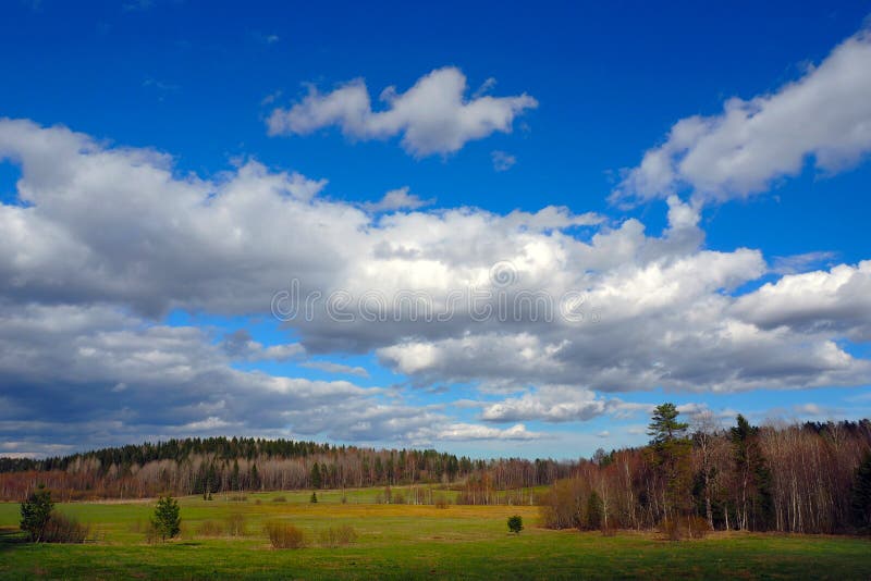 Det bergiga landskapet av den nordliga naturen arkivfoto Det bergiga landskapet av den nordliga naturen arkivfoto