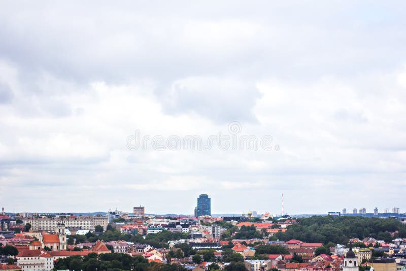 Det gamla stadslandskapet från Gediminas Castle Tower Vilnius Litauen arkivfoton Det gamla stadslandskapet från Gediminas Castle Tower Vilnius Litauen arkivfoton