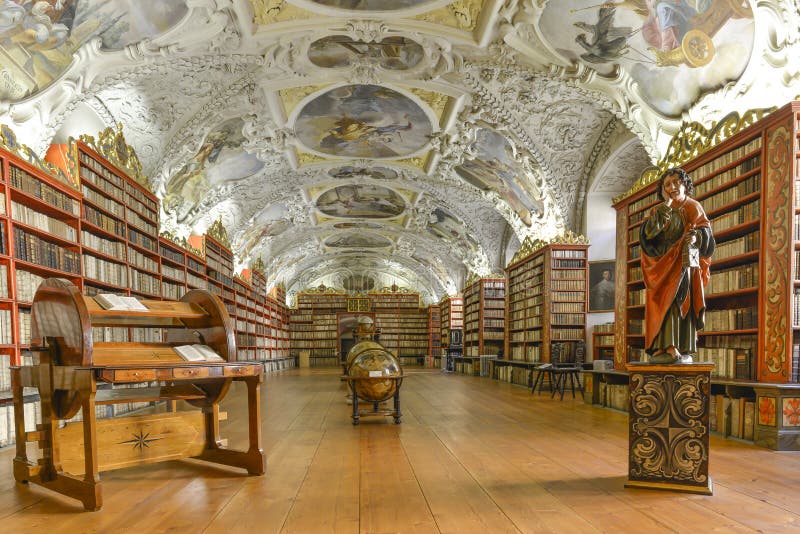 Det Strahov arkivet i Prague arkivbilder Det Strahov arkivet i Prague arkivbilder
