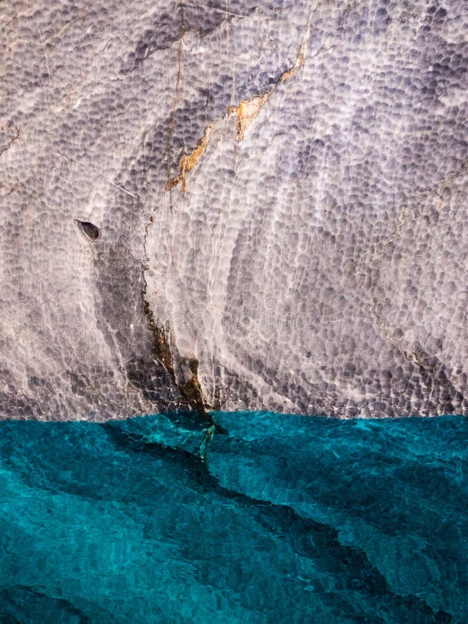 Detail der Marmorkathedrale in See General Carrera mit blauem Wasser, Patagonia von Chile Carretera Austral stockbilder Detail der Marmorkathedrale in See General Carrera mit blauem Wasser, Patagonia von Chile Carretera Austral stockbilder