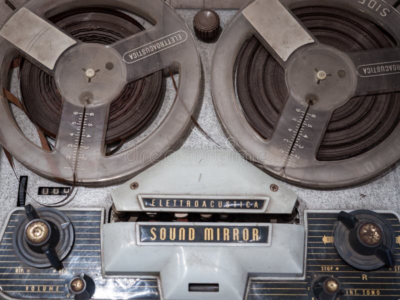 Detail van een uitstekende Reel-to-reel audiobandopname royalty-vrije stock foto's Detail van een uitstekende Reel-to-reel audiobandopname royalty-vrije stock foto's