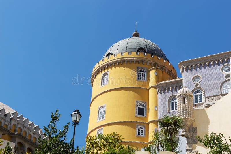 Detail van het Nationale Paleis & x28 van Pena; Palacio Nacional DA Pena& x29; - Romanticist-paleis in Sintra stock foto's Detail van het Nationale Paleis & x28 van Pena; Palacio Nacional DA Pena& x29; - Romanticist-paleis in Sintra stock foto's