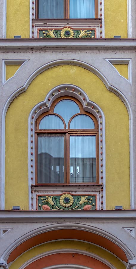 Detail vom Hotel Astoria-ehemaliges Sztarill Palast-gefunden in Ferd lizenzfreie stockbilder Detail vom Hotel Astoria-ehemaliges Sztarill Palast-gefunden in Ferd lizenzfreie stockbilder