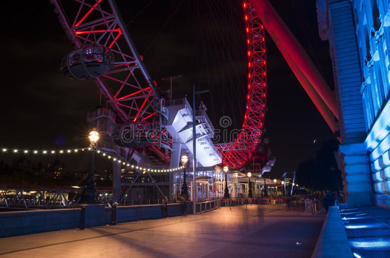Details van het mooie wiel van het Oogferris van Londen bij nacht stock foto Details van het mooie wiel van het Oogferris van Londen bij nacht stock foto