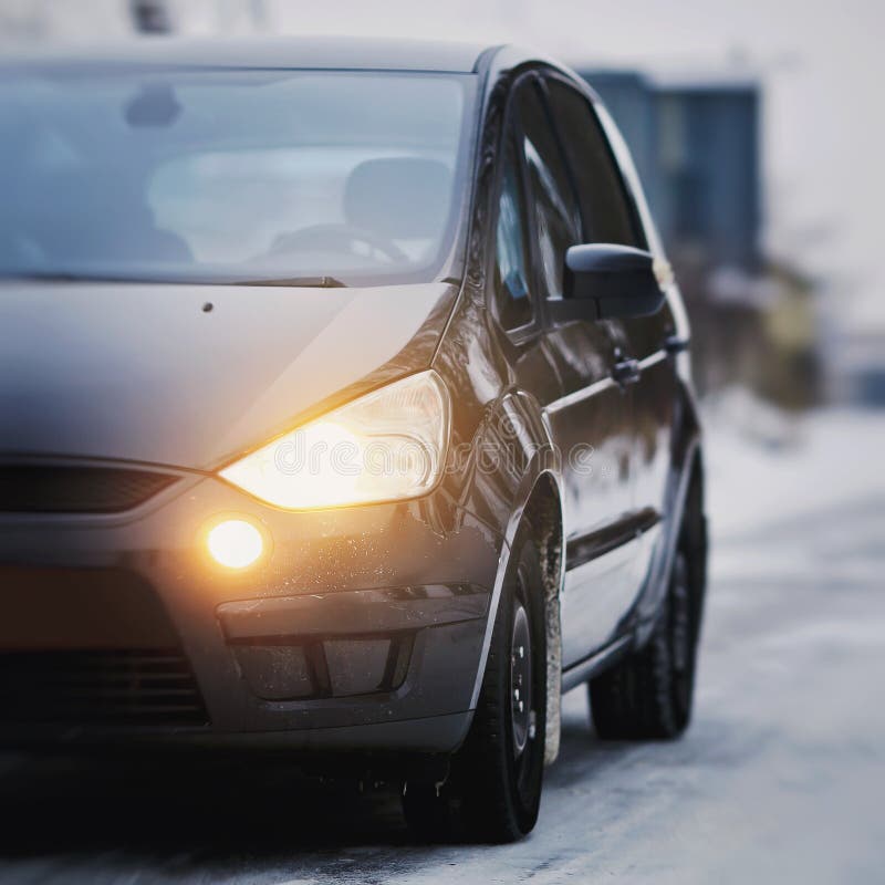 Detalhe da luz principal em um carro moderno O close-up da lanterna traseira, direito novo conduziu a luz de freio traseiro na no fotografia de stock Detalhe da luz principal em um carro moderno O close-up da lanterna traseira, direito novo conduziu a luz de freio traseiro na no fotografia de stock