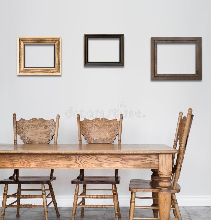 Detalhes de madeira da tabela e da cadeira da sala de jantar
