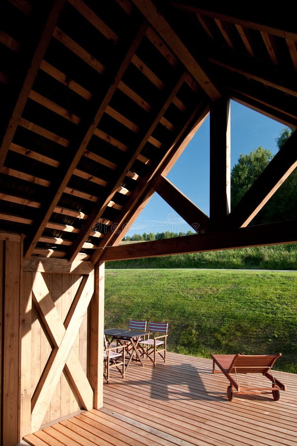Detalj av det moderna trähuset arkivbild Detalj av det moderna trähuset arkivbild
