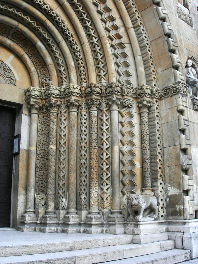 Detalj av gotisk arkitektur på en kyrka fotografering för bildbyråer Detalj av gotisk arkitektur på en kyrka fotografering för bildbyråer