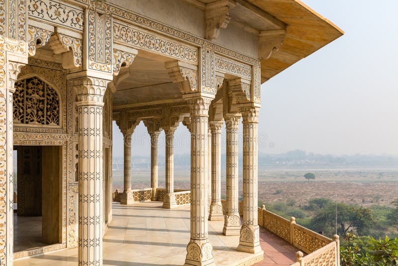 Detalle arquitectónico con la marquetería dentro del fuerte de Agra, Agra fotos de archivo Detalle arquitectónico con la marquetería dentro del fuerte de Agra, Agra fotos de archivo