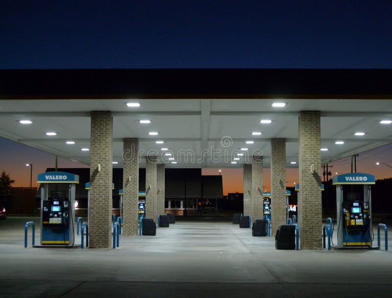 Detalle de la gasolinera de Valero, Fort Smith, Arkansas foto de archivo libre de regalías Detalle de la gasolinera de Valero, Fort Smith, Arkansas foto de archivo libre de regalías