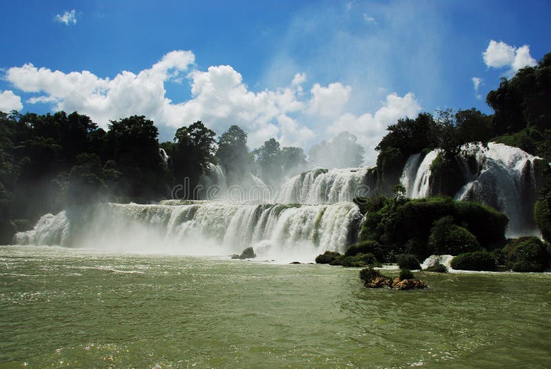 DeTian Waterfall