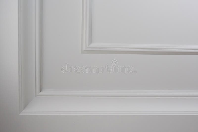 Dettagli del soffitto che si sovrappone alle decorazioni di stucco nell'interno fotografia stock libera da diritti Dettagli del soffitto che si sovrappone alle decorazioni di stucco nell'interno fotografia stock libera da diritti