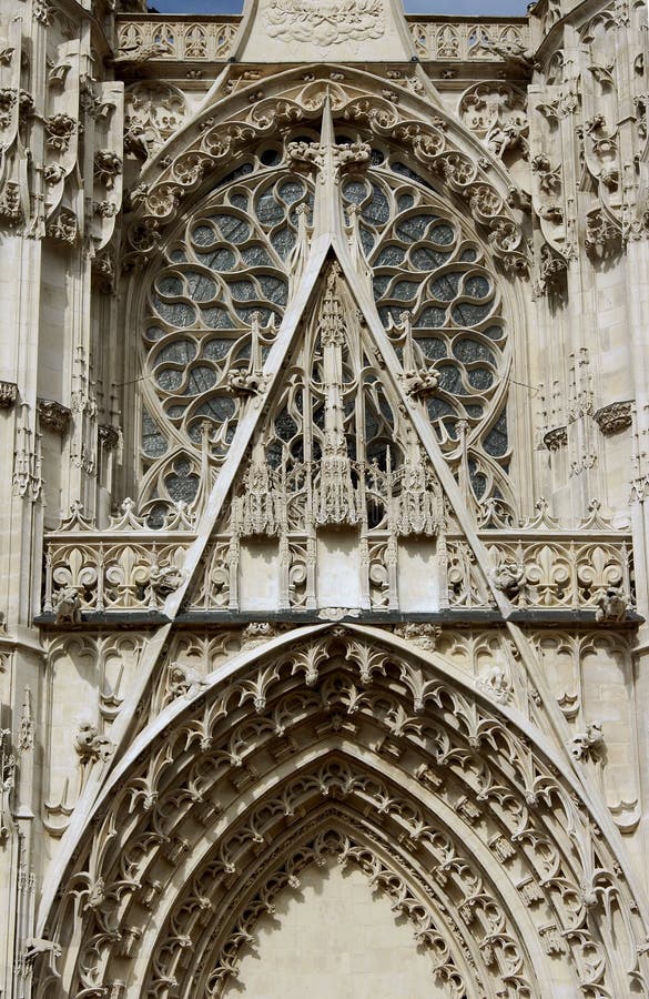 Dettaglio della facciata della cattedrale immagini stock libere da diritti Dettaglio della facciata della cattedrale immagini stock libere da diritti
