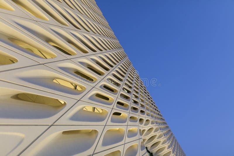 Dettaglio esteriore di vasto Art Museum contemporaneo a penombra fotografia stock libera da diritti Dettaglio esteriore di vasto Art Museum contemporaneo a penombra fotografia stock libera da diritti