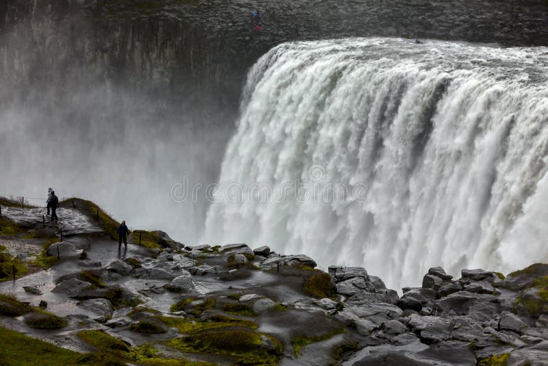 Dettifoss - la cascade la plus puissante de l'Islande photographie stock libre de droits Dettifoss - la cascade la plus puissante de l'Islande photographie stock libre de droits