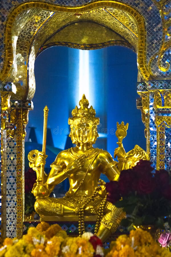 Deus Brahma no santuário de Erawan, Banguecoque fotografia de stock royalty free Deus Brahma no santuário de Erawan, Banguecoque fotografia de stock royalty free