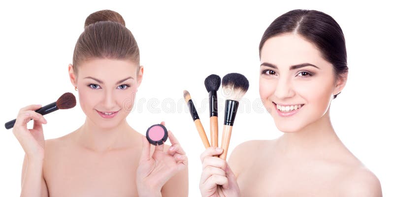 Deux jeunes belles femmes avec composent les brosses et le fard à joues ou le powd photographie stock Deux jeunes belles femmes avec composent les brosses et le fard à joues ou le powd photographie stock