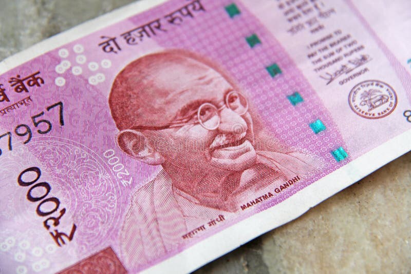 Deux mille roupies, argent indien et billets de banque 2 000 roupies photos libres de droits Deux mille roupies, argent indien et billets de banque 2 000 roupies photos libres de droits