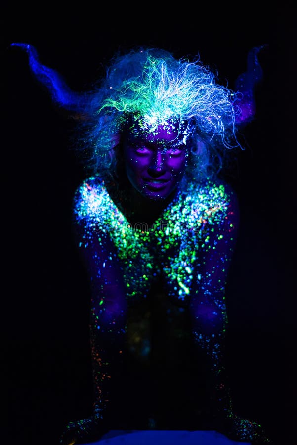 UV Body Painting, Hire UV Body Painting Artists