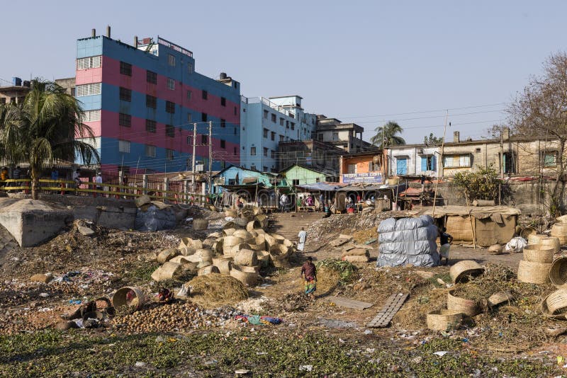 Dhaka, Bangladesh, February 24 2017: River bank of Buriganga River in Dhaka stock photography Dhaka, Bangladesh, February 24 2017: River bank of Buriganga River in Dhaka stock photography