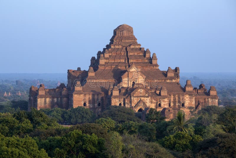 Dhammayangyi Tempel - Bagan - Myanmar Stockbild - Bild von birmanisch