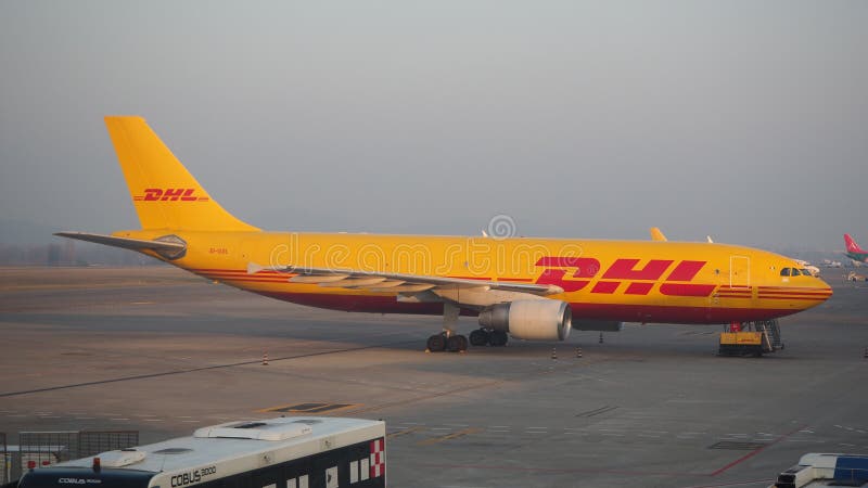DHL Boeing 767 på Milano Bergamo den internationella flygplatsen arkivfoto DHL Boeing 767 på Milano Bergamo den internationella flygplatsen arkivfoto