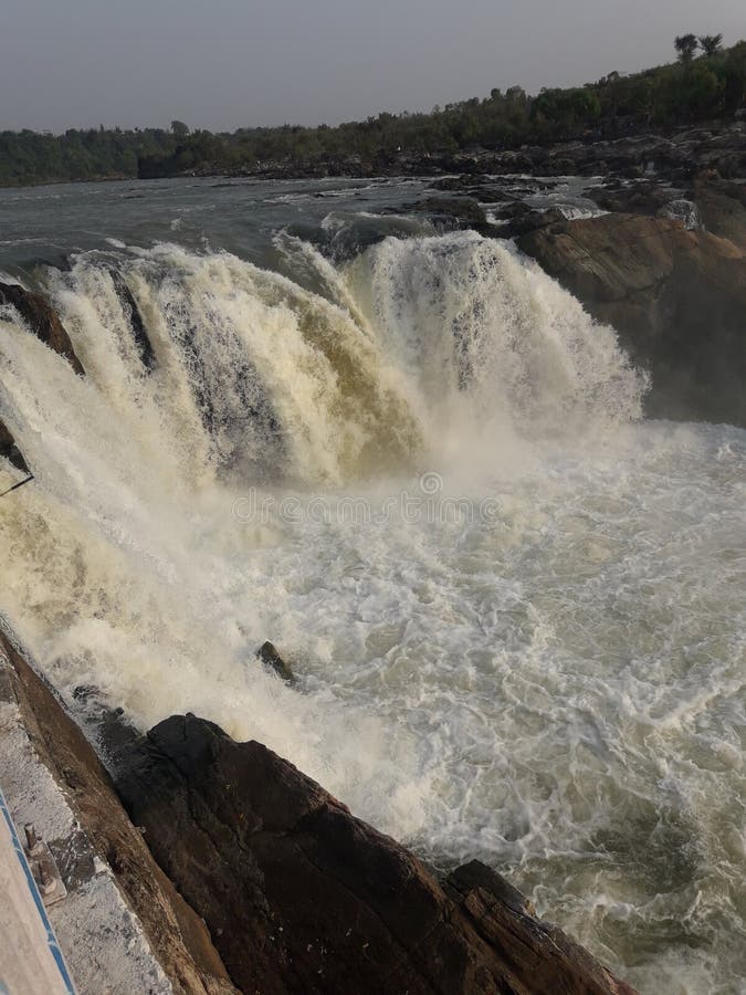 Dhuadhar Water Fall Bhedaghat Jabalpur Stock Photo - Image of dhuadhar,  water: 130922538