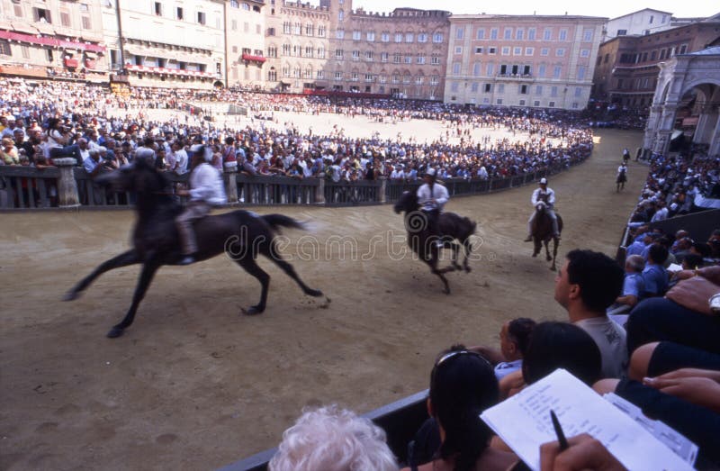 Di Siena de Palio - em julho de 2003 foto de stock Di Siena de Palio - em julho de 2003 foto de stock