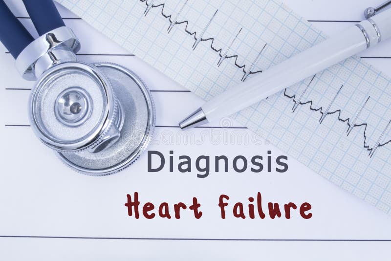 Diagnosen-Herzversagen Stethoskop oder phonendoscope zusammen mit Art von ECG-Lüge auf Krankengeschichte mit Titeldiagnose Herzen