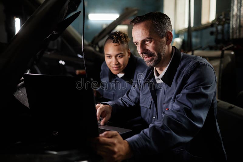 Diagnóstico de coche digital fotografía de archivo libre de regalías
