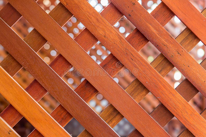 Diagonal linje av plankor i barriären royaltyfri fotografi Diagonal linje av plankor i barriären royaltyfri fotografi