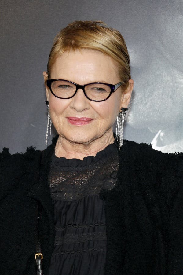 dianne wiest editorial image image fashion famous 134107040 dianne wiest editorial image image fashion famous 134107040