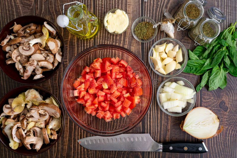 Diced tomatoes with wild mushrooms, basil, garlic, and other ingredients. Diced tomatoes with wild mushrooms, basil, garlic, and other ingredients