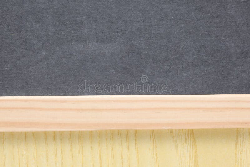 Dichte omhooggaand van de conceptenschool op een leeg leibord met exemplaarruimte stock foto Dichte omhooggaand van de conceptenschool op een leeg leibord met exemplaarruimte stock foto