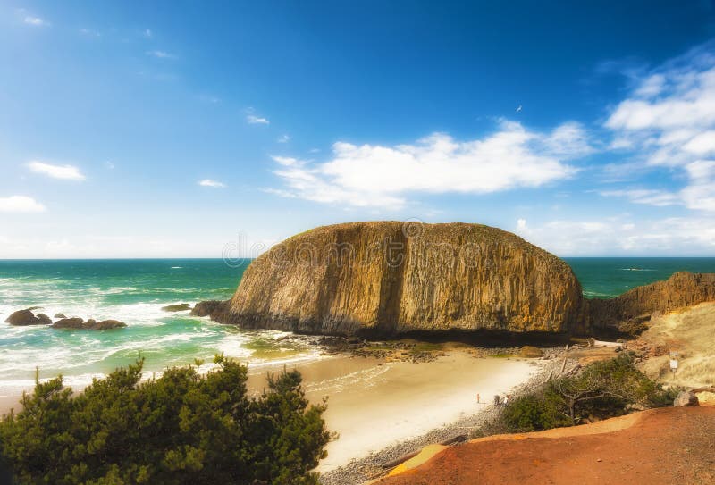 Dichtungs-Felsen auf Oregon-Küste lizenzfreie stockfotos Dichtungs-Felsen auf Oregon-Küste lizenzfreie stockfotos