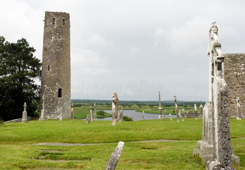 Die alte kl?sterliche Stadt von Clonmacnoise in Irland stockfotografie Die alte kl?sterliche Stadt von Clonmacnoise in Irland stockfotografie