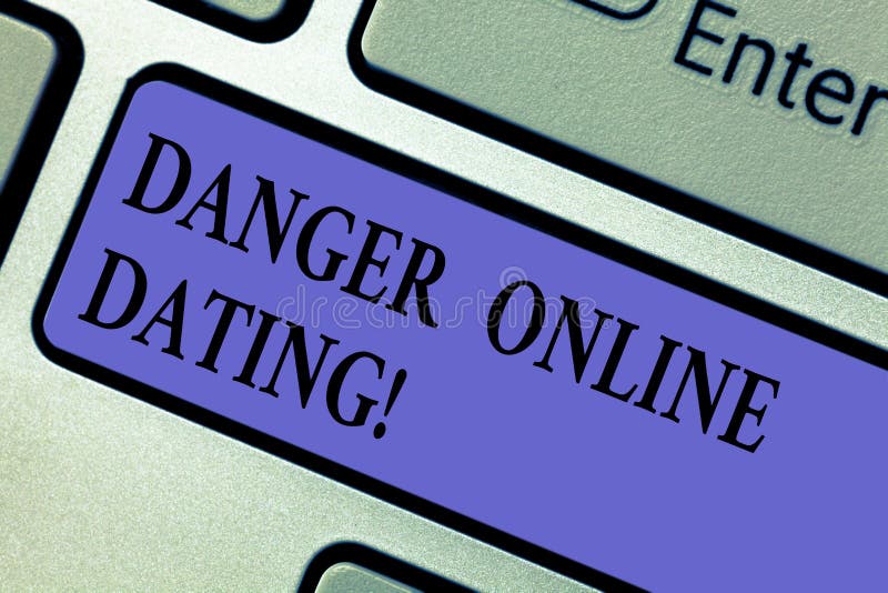 Die Anmerkung schreiben, welche die online datierende Gefahr zeigt Geschäftsfoto, welches das Risiko der Sitzung zur Schau stellt