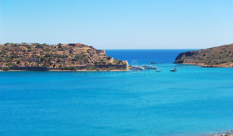 Die Ansicht über Spinalonga-Insel stockfotos Die Ansicht über Spinalonga-Insel stockfotos