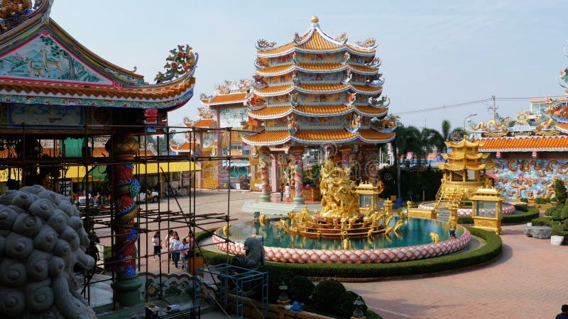 Die Architektur des chinesischen Tempels Bangsaen in Thailand