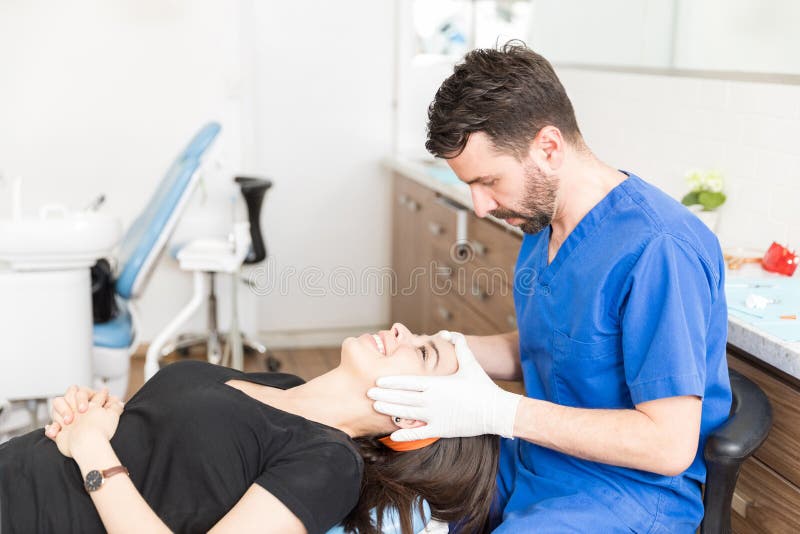 Die beste Anti-Altern-Dermatologie-Behandlung lizenzfreie stockfotografie Die beste Anti-Altern-Dermatologie-Behandlung lizenzfreie stockfotografie