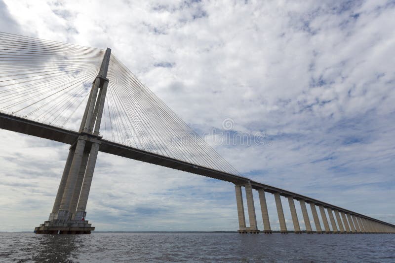 Die Brücke Manaus Iranduba über dem Amazonas, Brasilien stockbild Die Brücke Manaus Iranduba über dem Amazonas, Brasilien stockbild