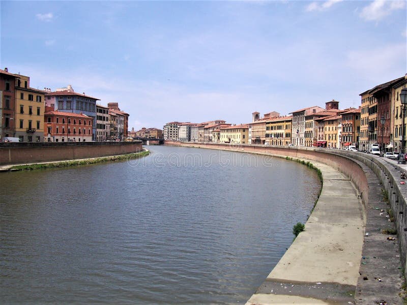 Die Etsch in der Stadt von Verona lizenzfreie stockfotografie Die Etsch in der Stadt von Verona lizenzfreie stockfotografie